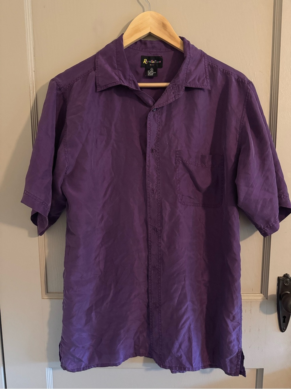 1980s Men’s Purple Short-Sleeve Silk Button-Up Shirt